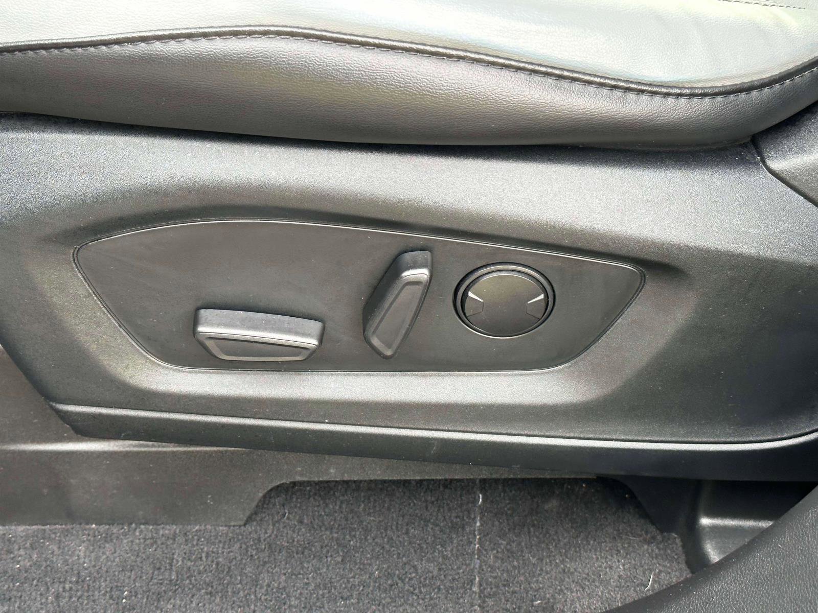 Used 2021 Ford Explorer XLT w/ Equipment Group 202A image 20