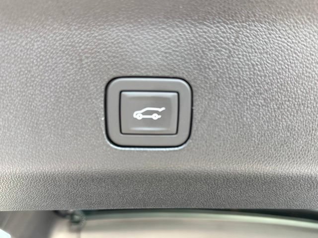 New 2026 Chevrolet Suburban RST w/ RST Capability Package AWD/4WD image 15