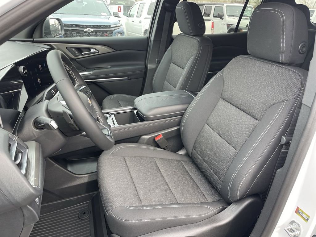 New 2026 Chevrolet Traverse LT w/ LPO, Floor Liner Package image 11