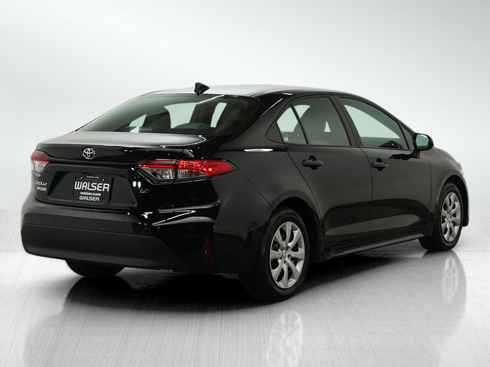 Used 2025 Toyota Corolla LE image 5