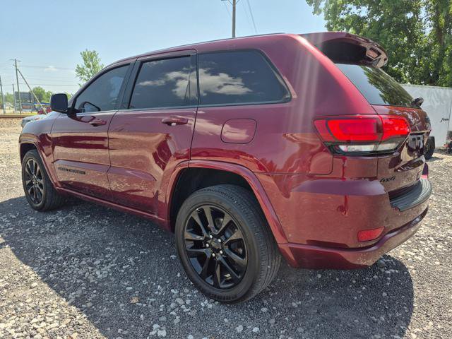 Used 2018 Jeep Grand Cherokee Altitude AWD/4WD image 6