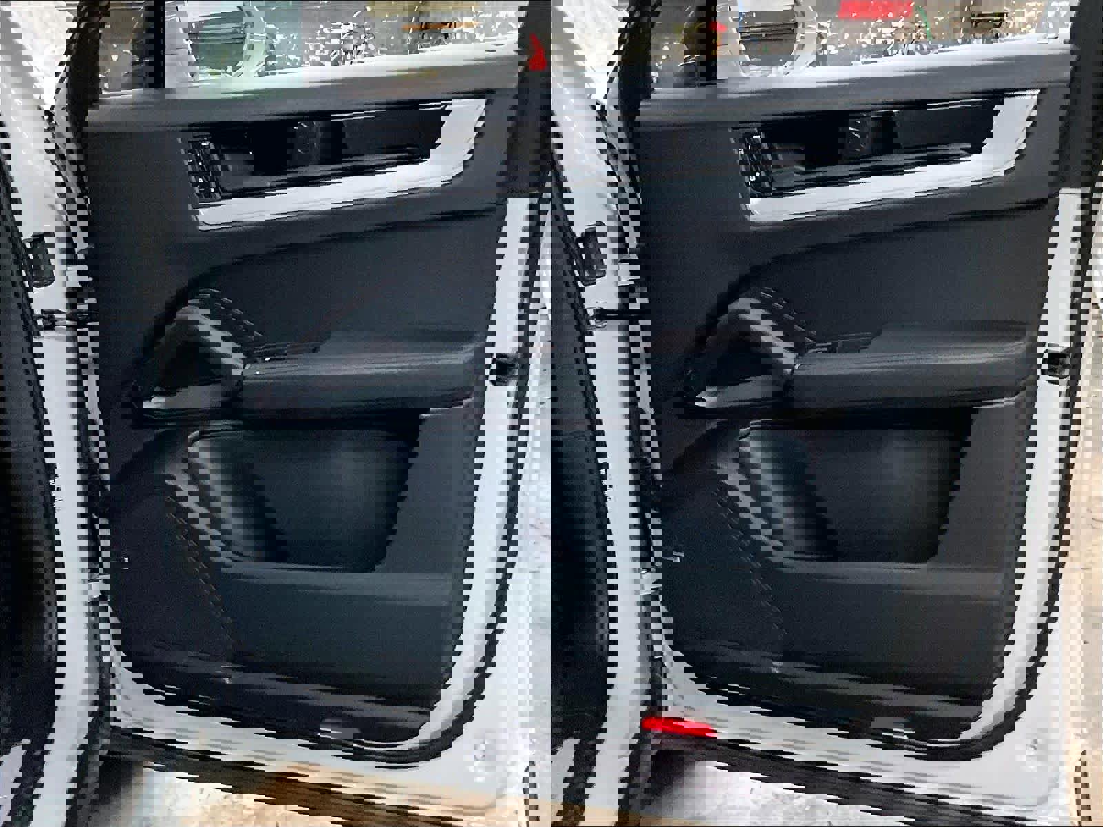 Used 2025 Porsche Cayenne image 25