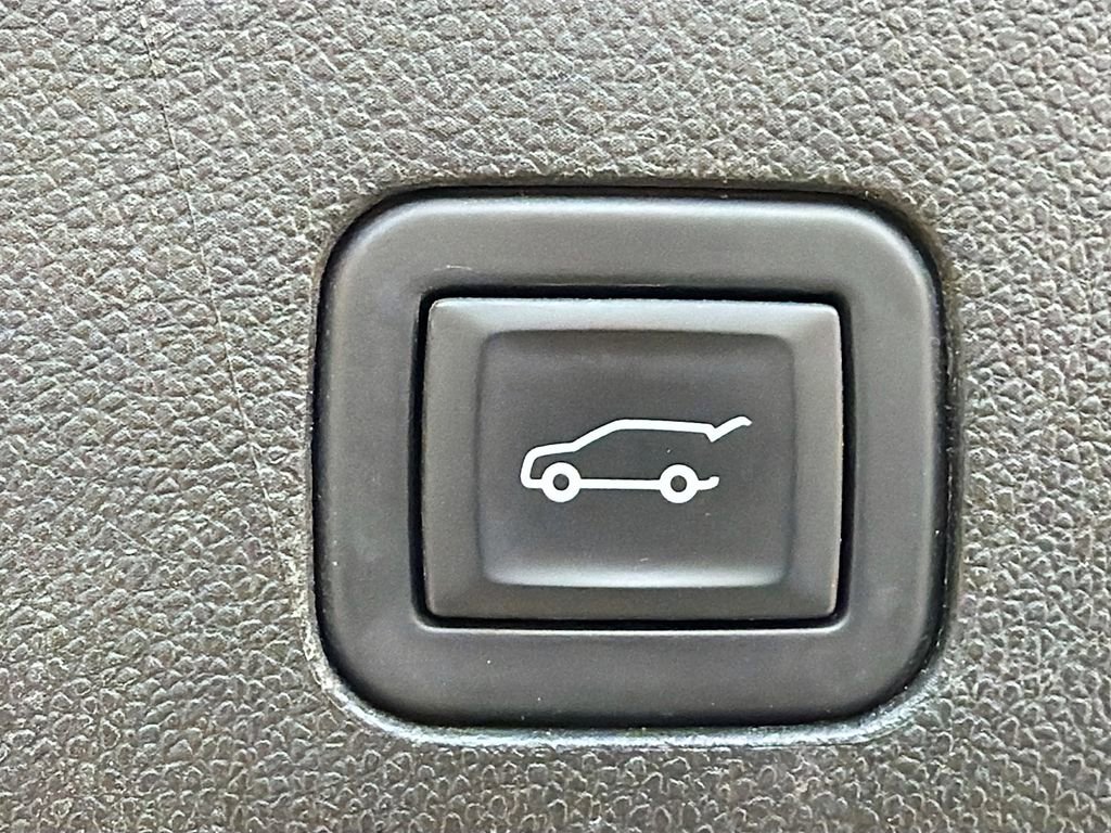 Used 2024 Chevrolet Tahoe LT image 15