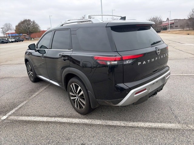 Used 2025 Nissan Pathfinder Platinum image 14