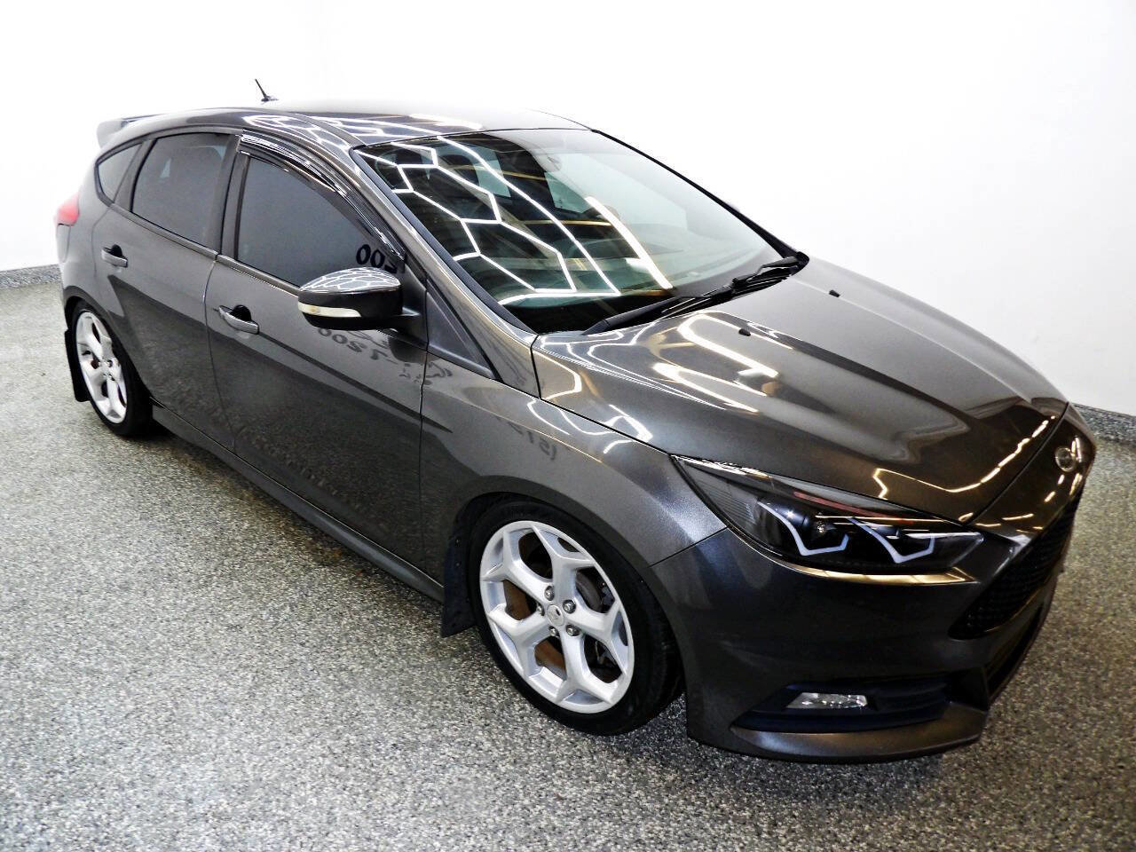 Used 2016 Ford Focus ST image 3