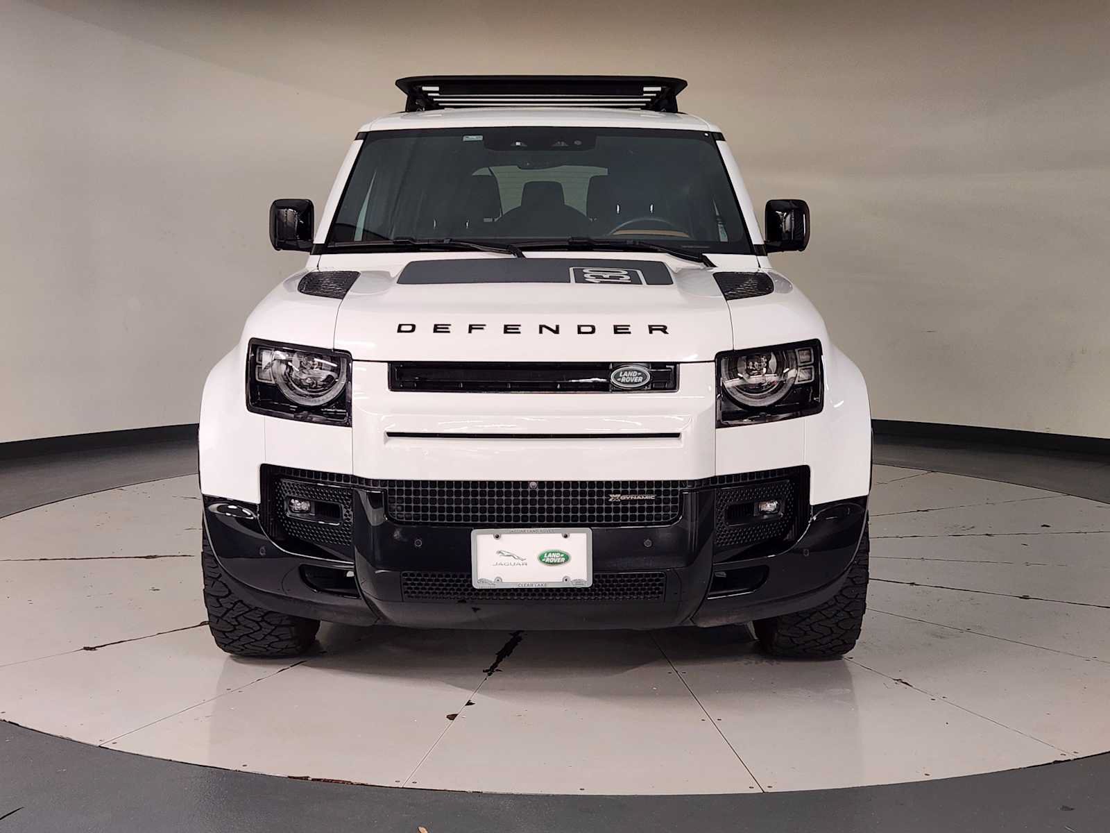 Used 2023 Land Rover Defender 130 X-Dynamic SE AWD/4WD image 9