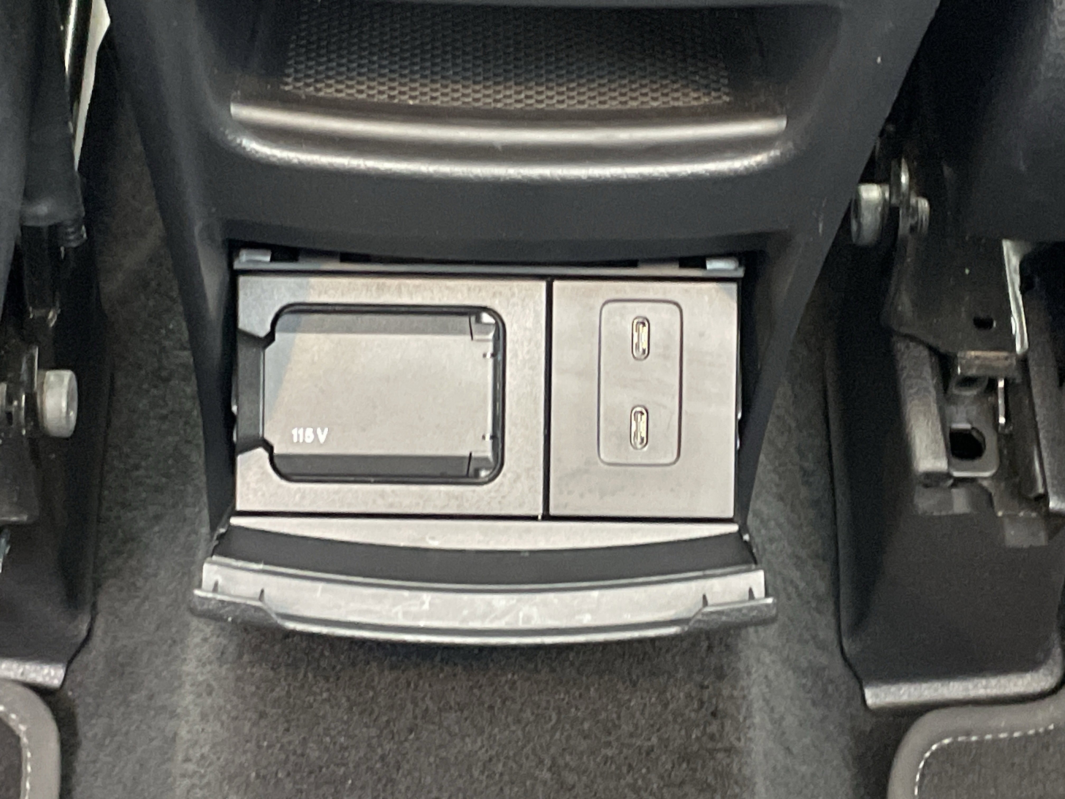 Certified 2022 Mercedes-Benz GLB 250 4MATIC image 40