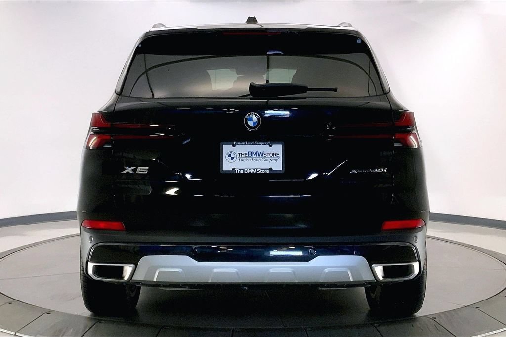 Certified 2026 BMW X5 xDrive40i w/ Premium Package AWD/4WD image 3