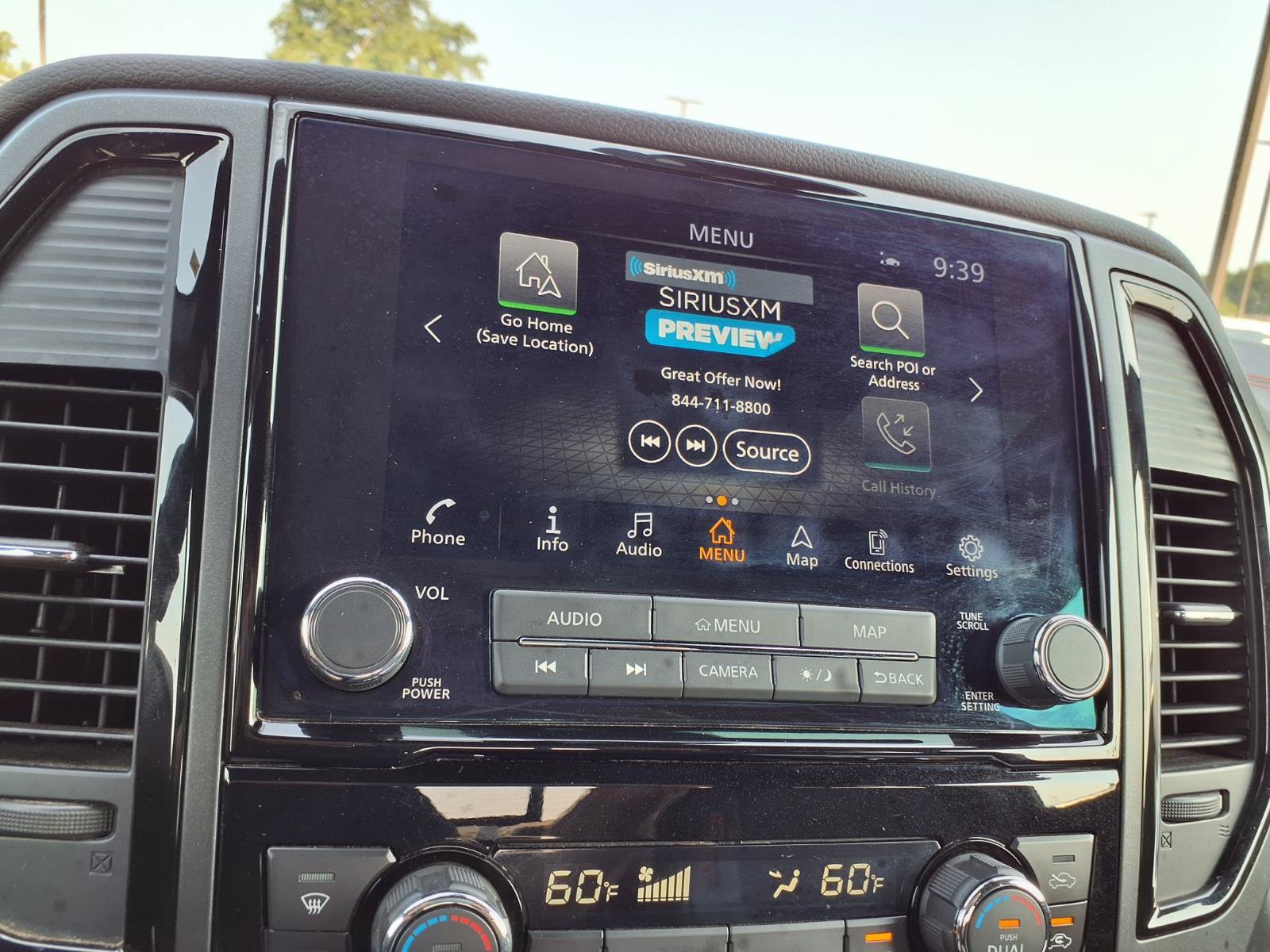 Used 2023 Nissan Titan PRO-4X w/ Pro-4x Convenience Package AWD/4WD image 5