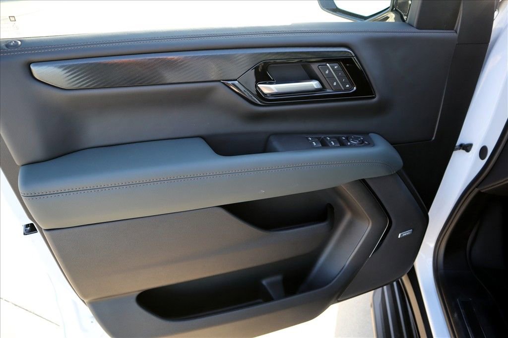 New 2026 GMC Yukon AT4 w/ LPO, Floor Liner Package image 11