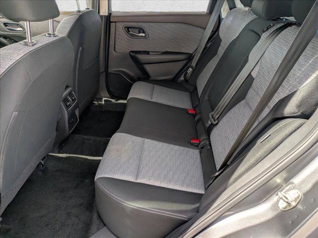 Used 2023 Nissan Rogue SV image 17