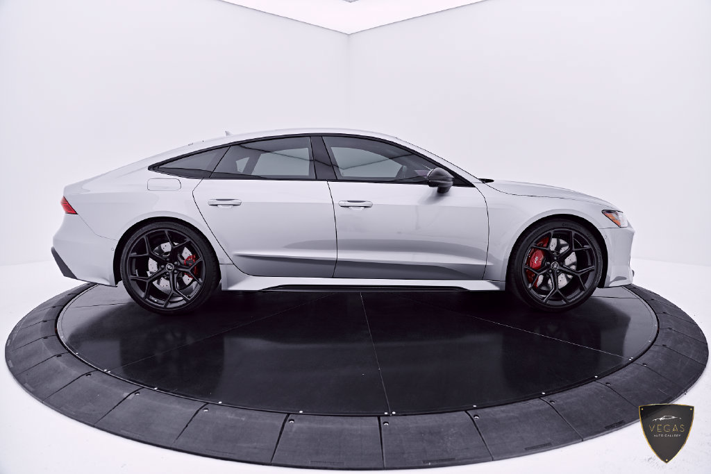 Used 2025 Audi RS 7 Performance AWD/4WD image 16