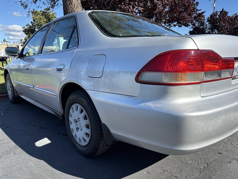 Used 2001 Honda Accord VP image 8