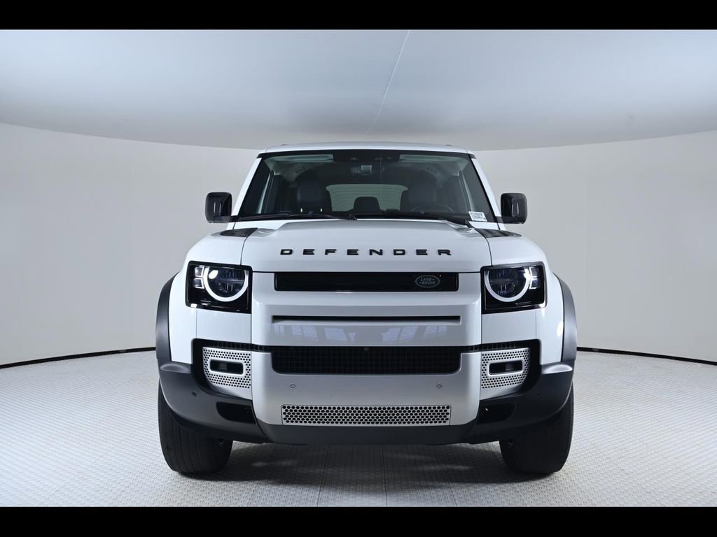 Used 2023 Land Rover Defender 110 S image 8