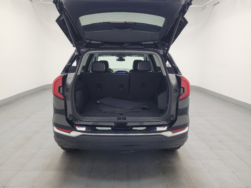 Used 2023 GMC Terrain SLT image 29