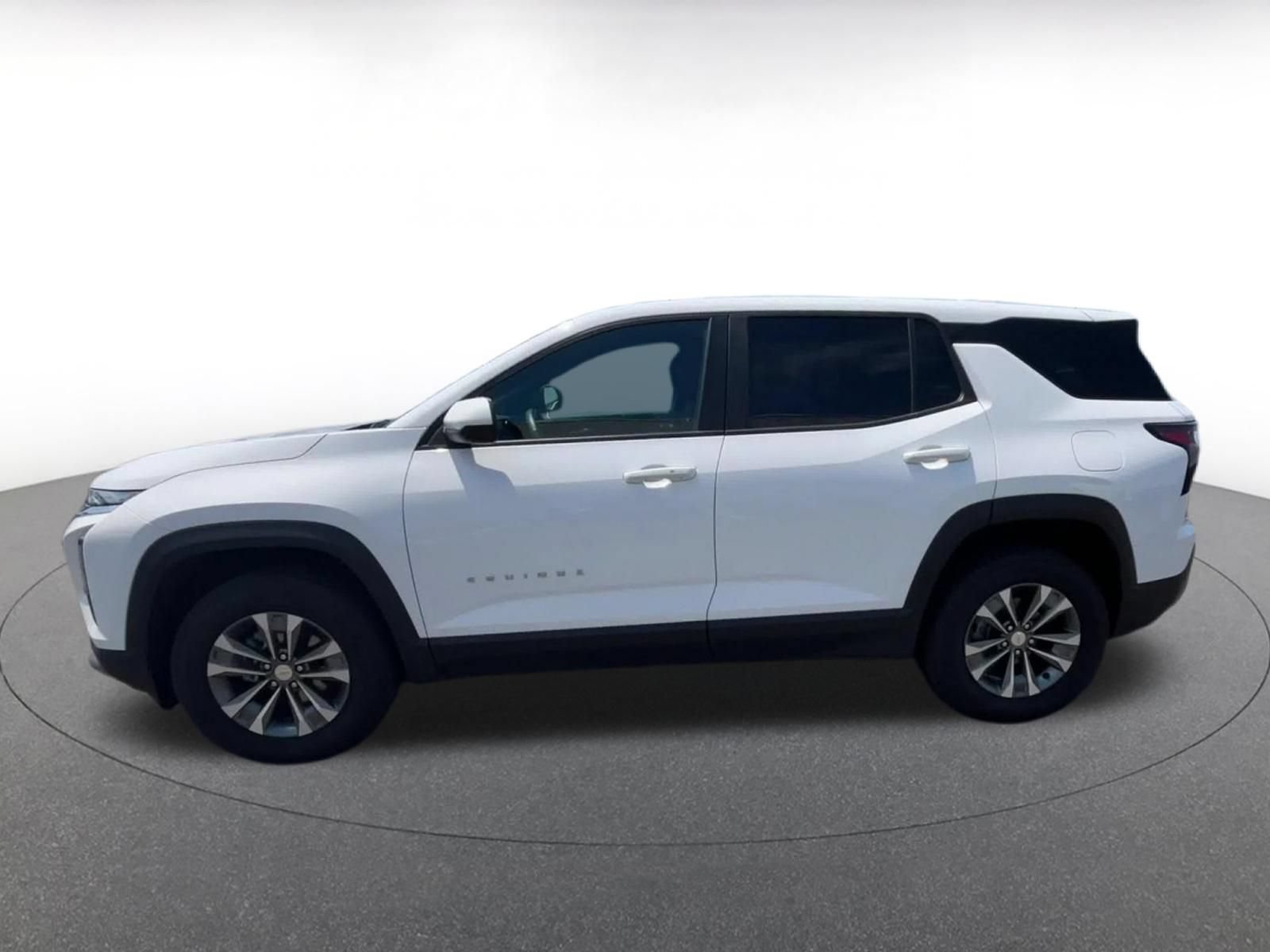 Used 2025 Chevrolet Equinox LT FWD image 7