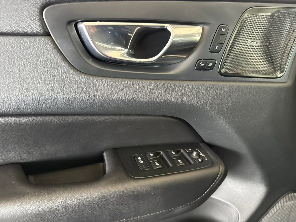 Certified 2023 Volvo XC60 B5 Plus w/ Climate Package FWD image 10