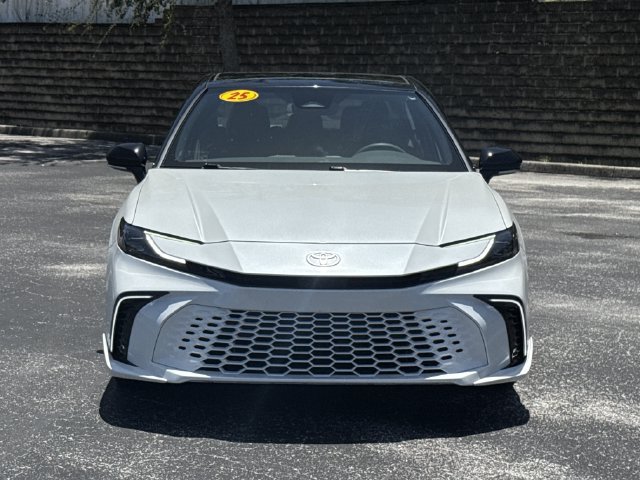 Used 2025 Toyota Camry XSE FWD image 4
