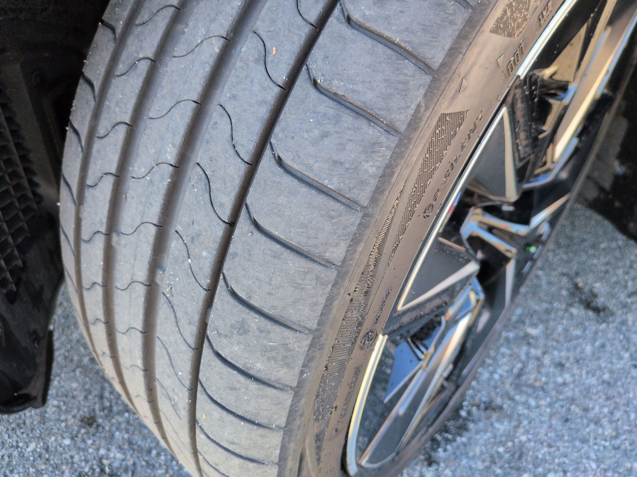 Used 2024 BMW 760i xDrive 760i xDrive w/ Premium Package 2 image 12