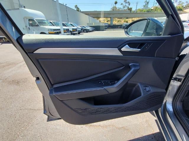 Used 2024 Volkswagen Jetta SE FWD image 20