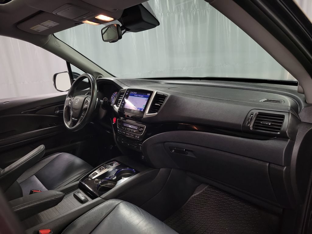 Used 2018 Honda Pilot Touring image 32