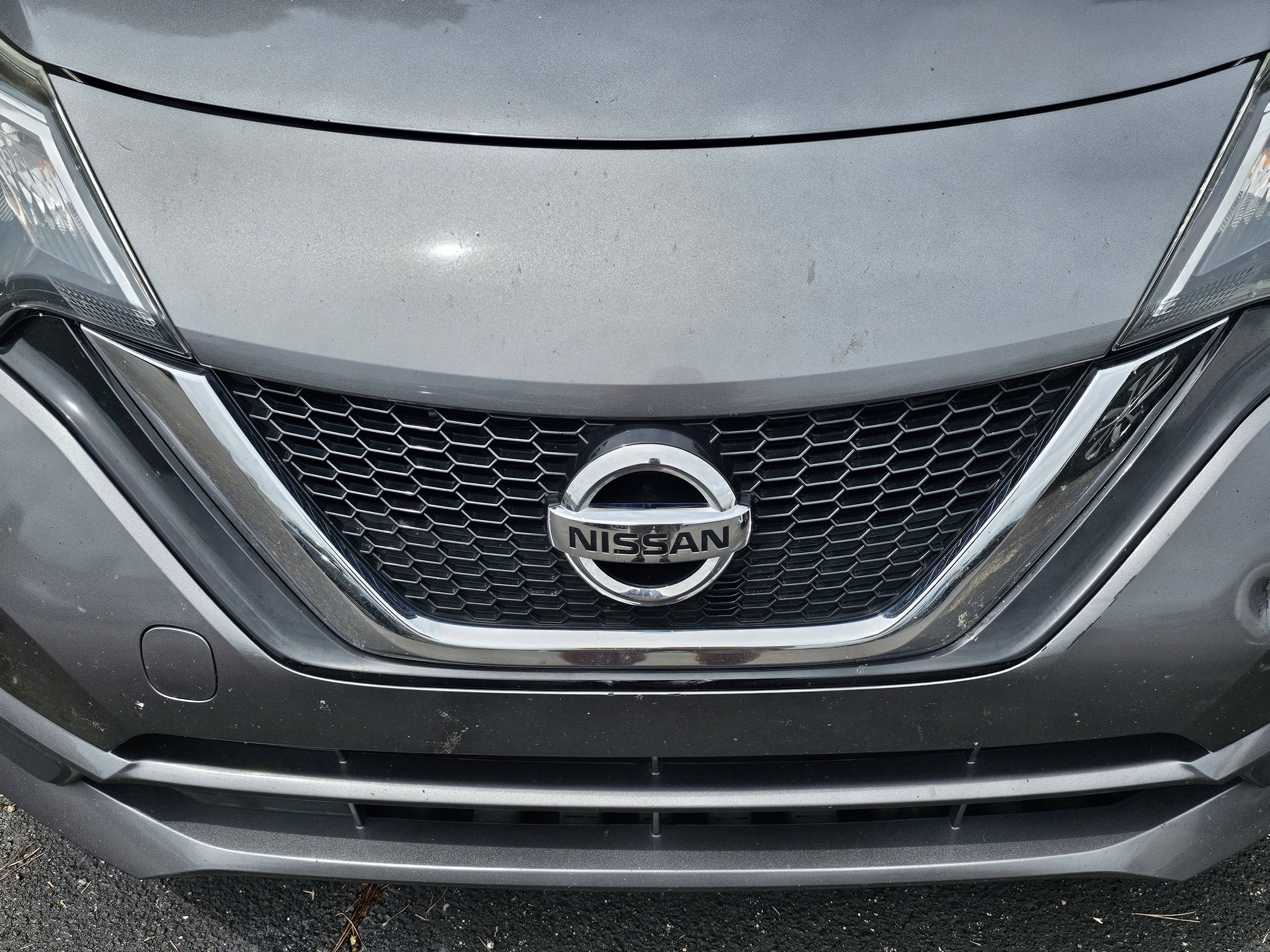 Used 2019 Nissan Versa Note SV FWD image 2