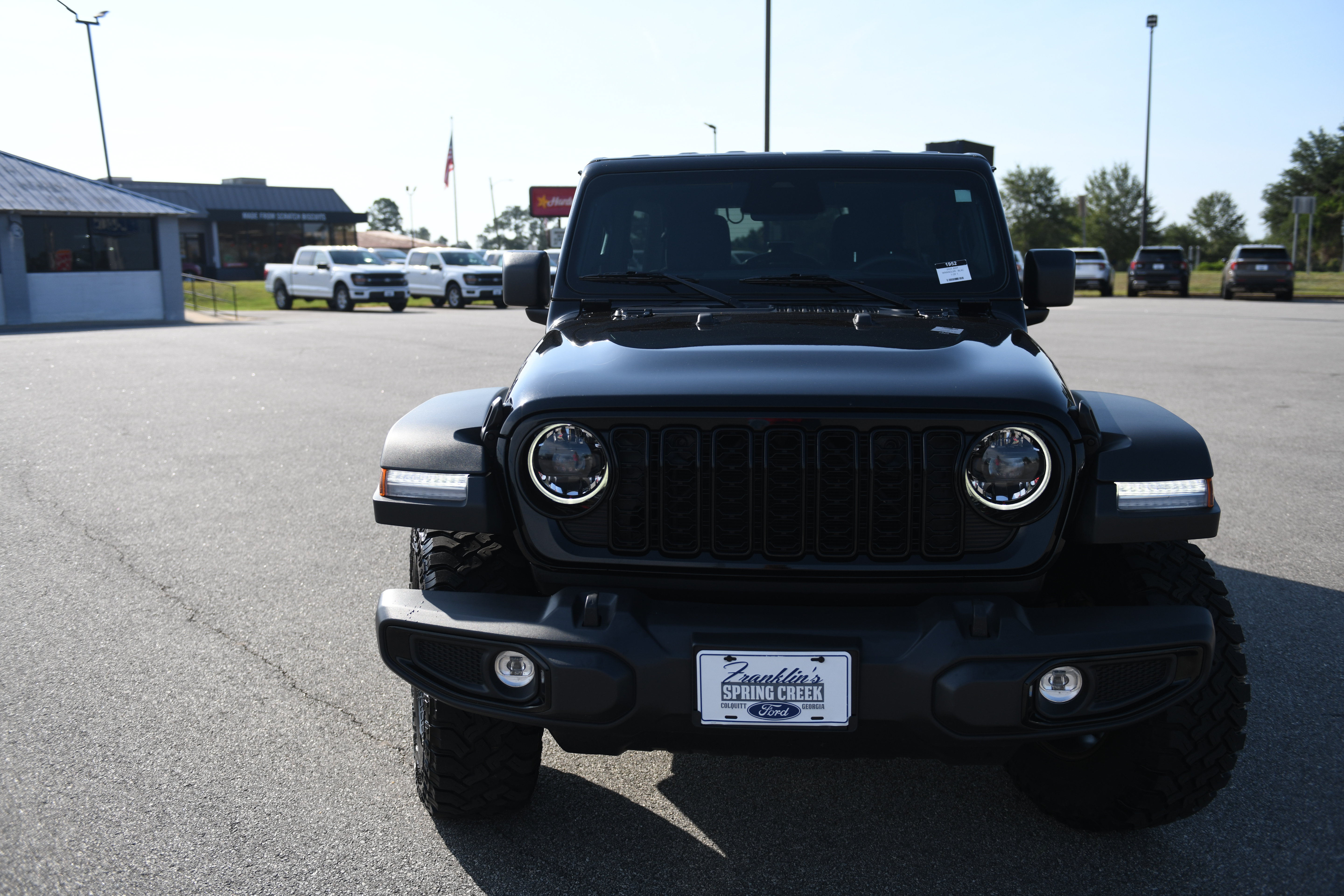 Used 2025 Jeep Wrangler Unlimited Sport AWD/4WD image 4