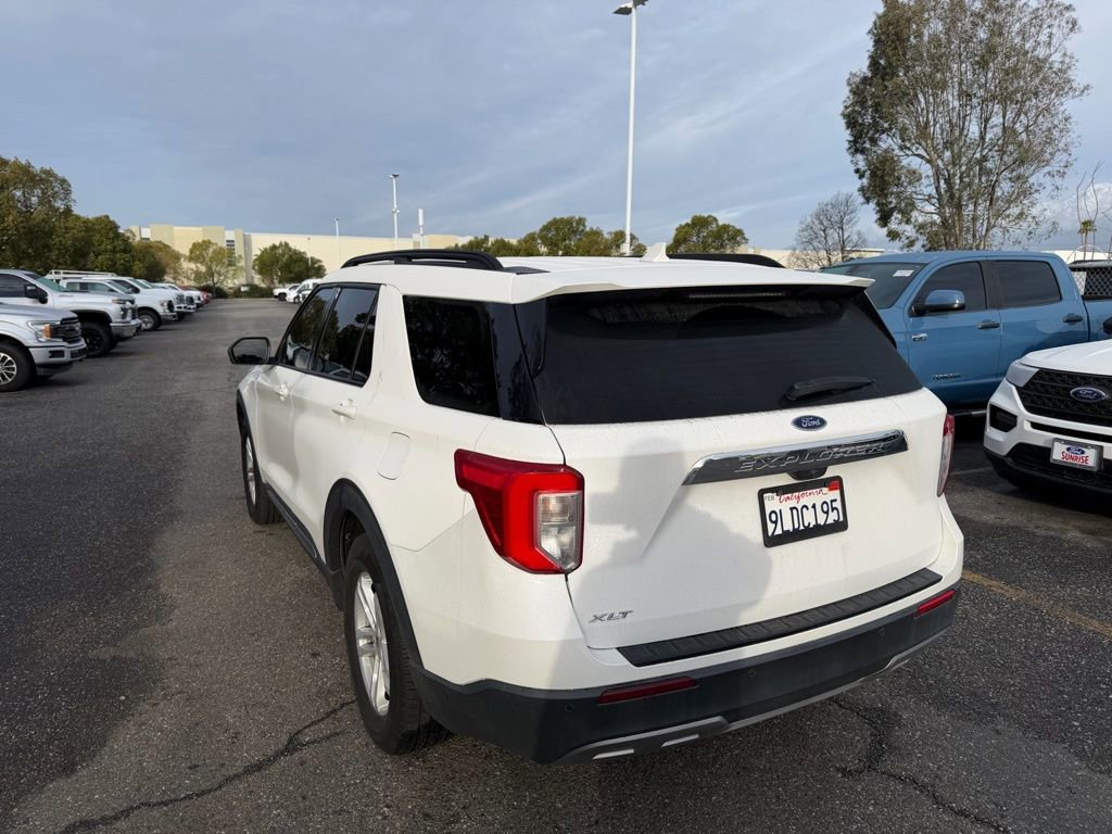 Used 2023 Ford Explorer XLT w/ Equipment Group 202A image 4