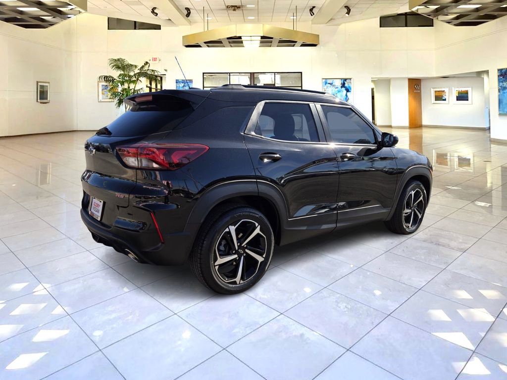 Used 2023 Chevrolet TrailBlazer RS w/ Sun and Liftgate Package image 7