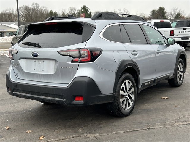Used 2023 Subaru Outback Premium image 45