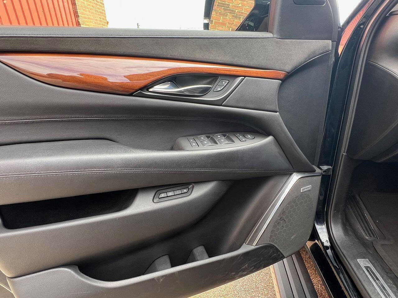 Used 2015 Cadillac Escalade ESV Premium image 29