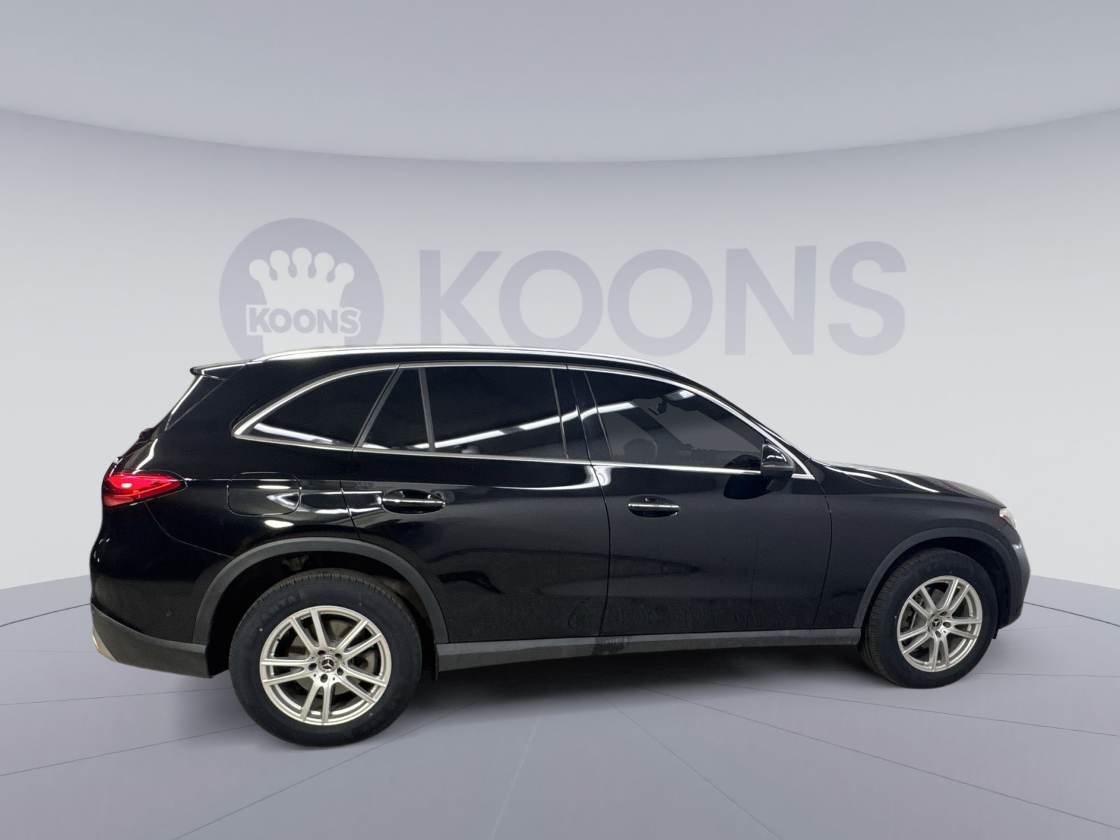Used 2025 Mercedes-Benz GLC 300 4MATIC image 21