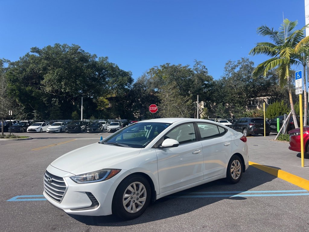 Used 2018 Hyundai Elantra SE image 10