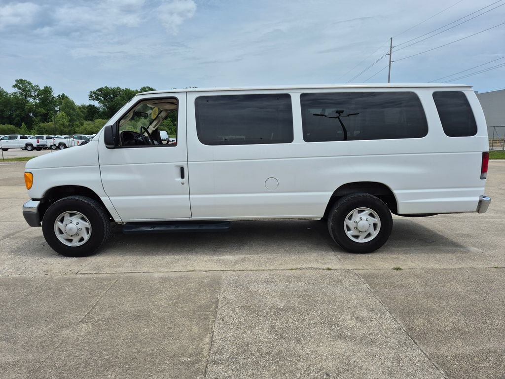 Used 2006 Ford E-350 and Econoline 350 XL RWD image 4
