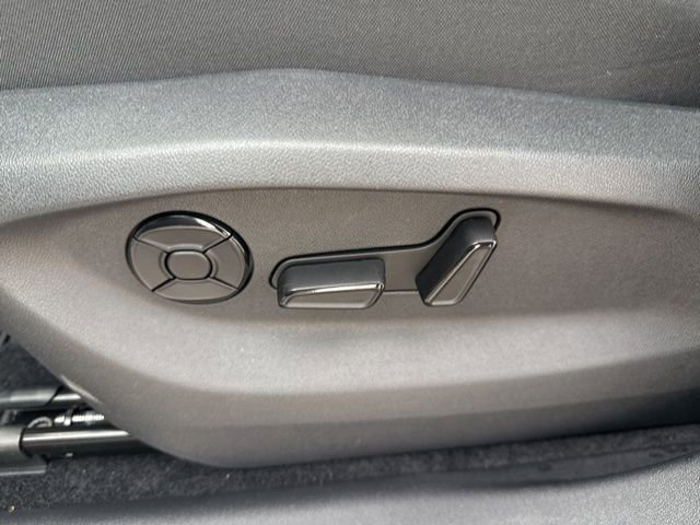 New 2026 Volkswagen Tiguan SE R-Line image 19