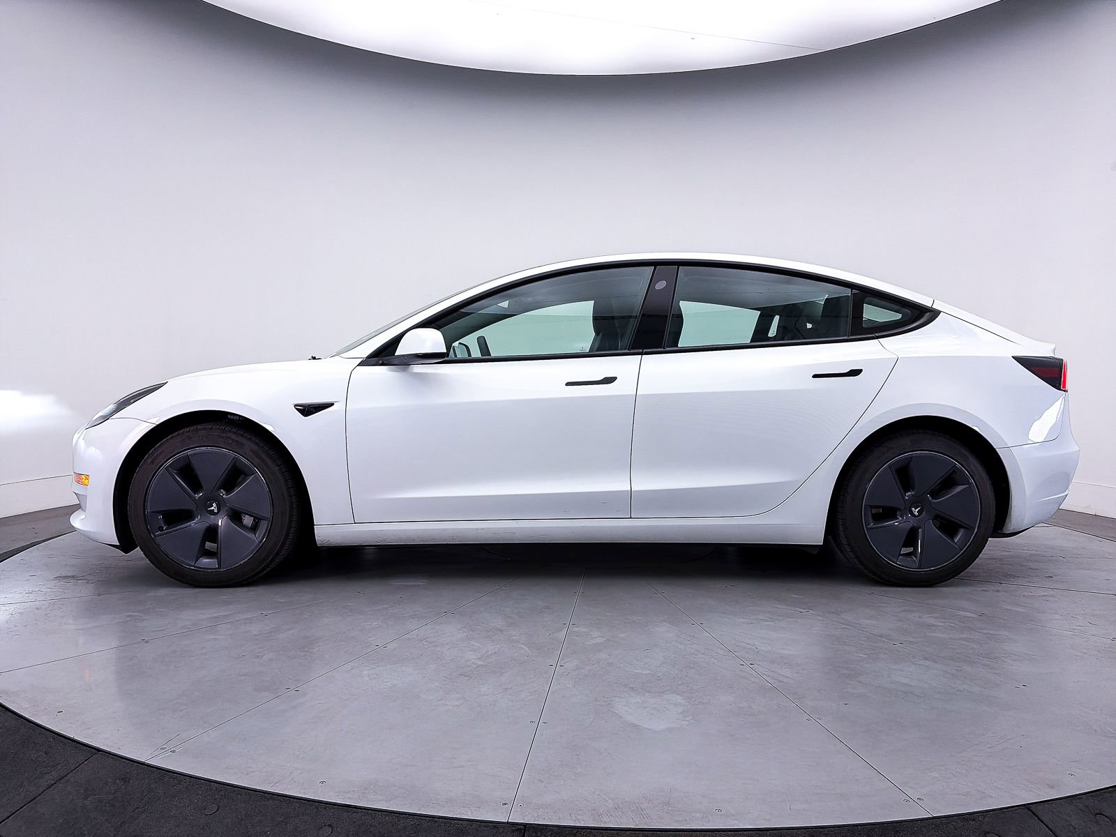 Used 2023 Tesla Model 3 Standard Range image 35