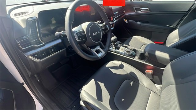 Used 2025 Kia Sportage EX image 7