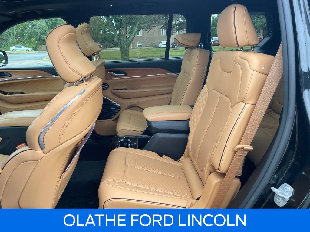 Used 2022 Jeep Grand Cherokee L Summit AWD/4WD image 29