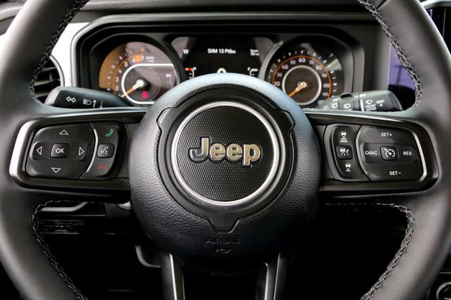 Used 2025 Jeep Wrangler Unlimited Sport AWD/4WD image 12