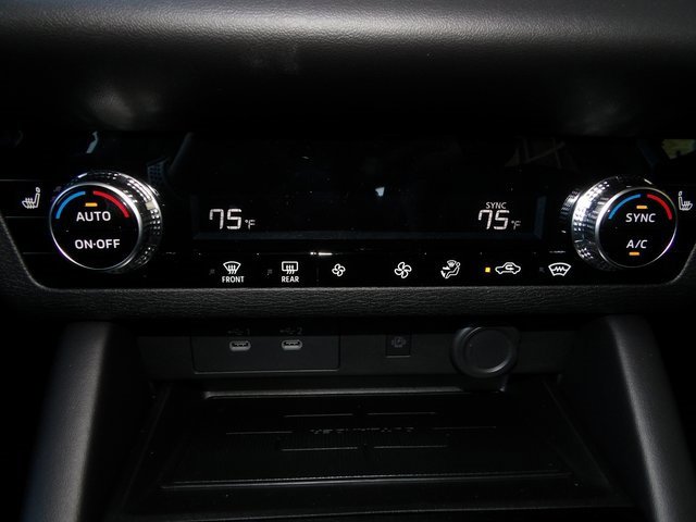 New 2025 Mitsubishi Outlander SE image 23