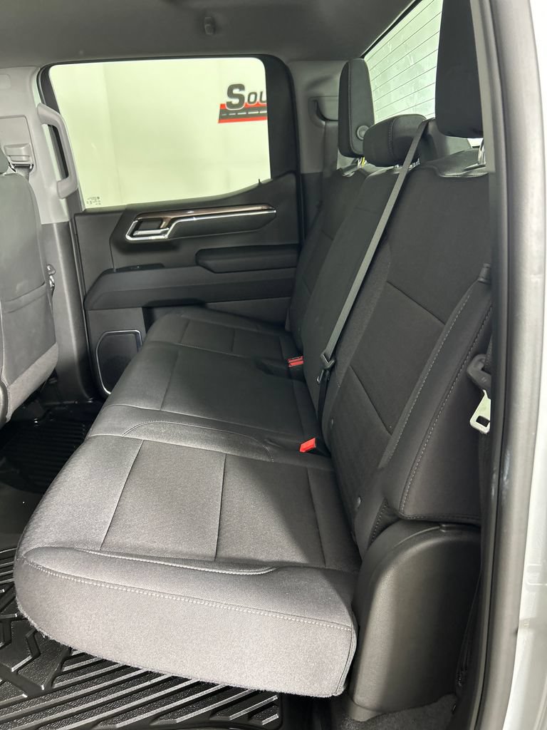 Used 2024 Chevrolet Silverado 1500 LT AWD/4WD image 18