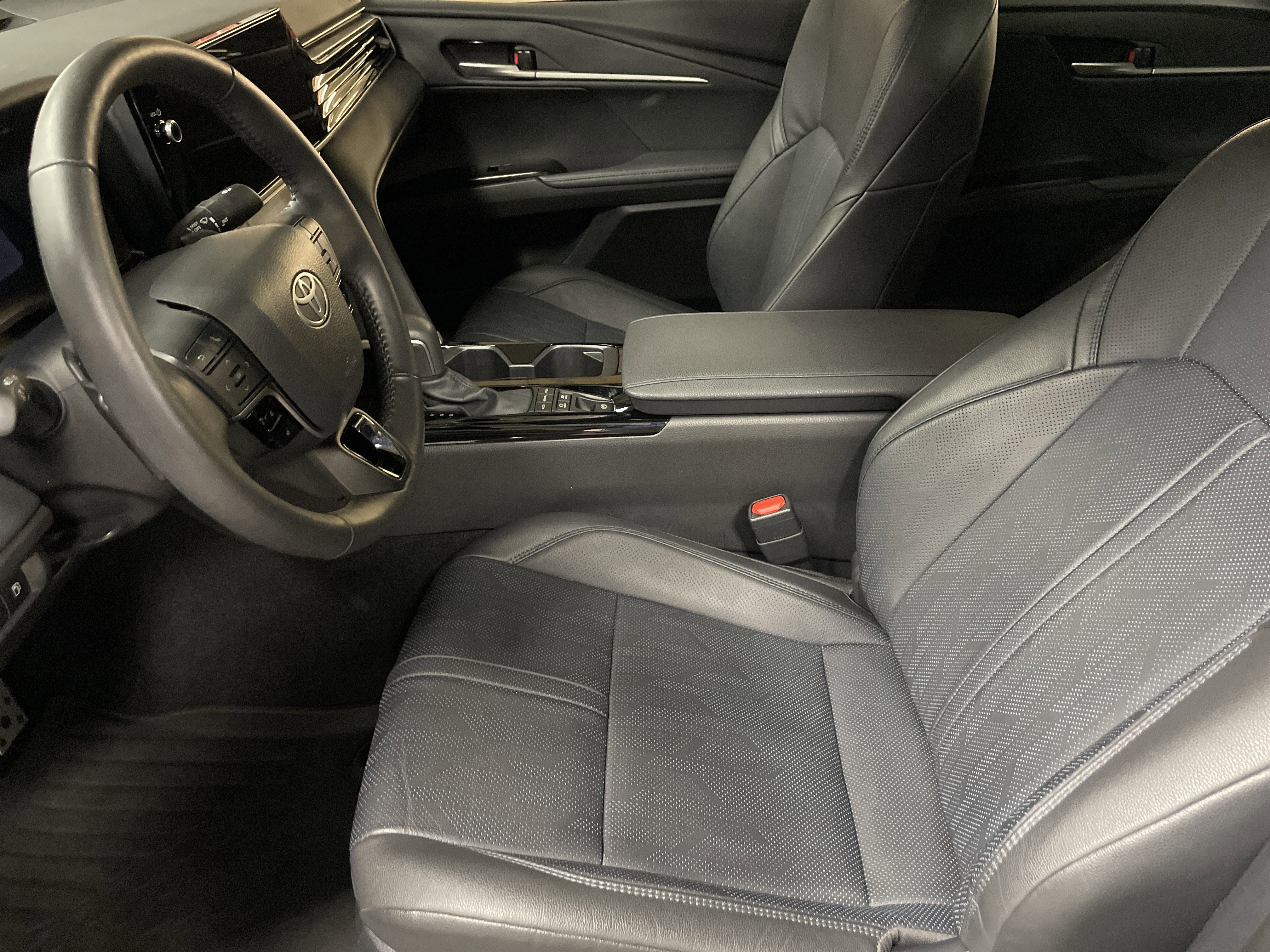 Used 2025 Toyota Camry XSE image 16