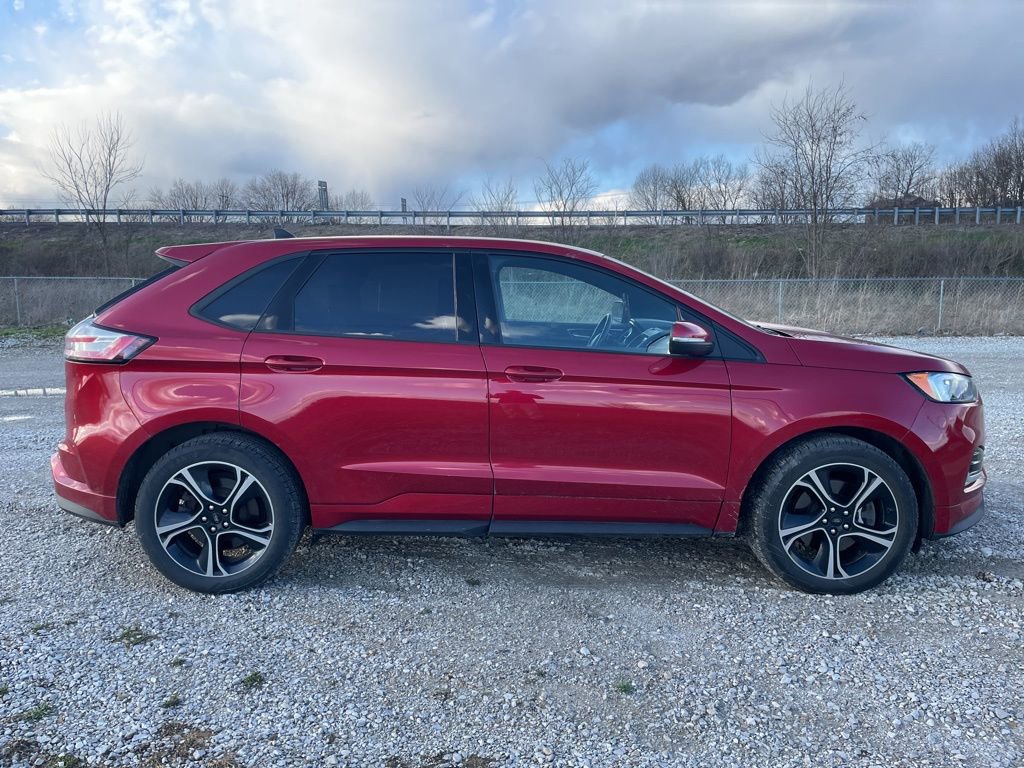 Used 2020 Ford Edge ST w/ Cold Weather Package image 4
