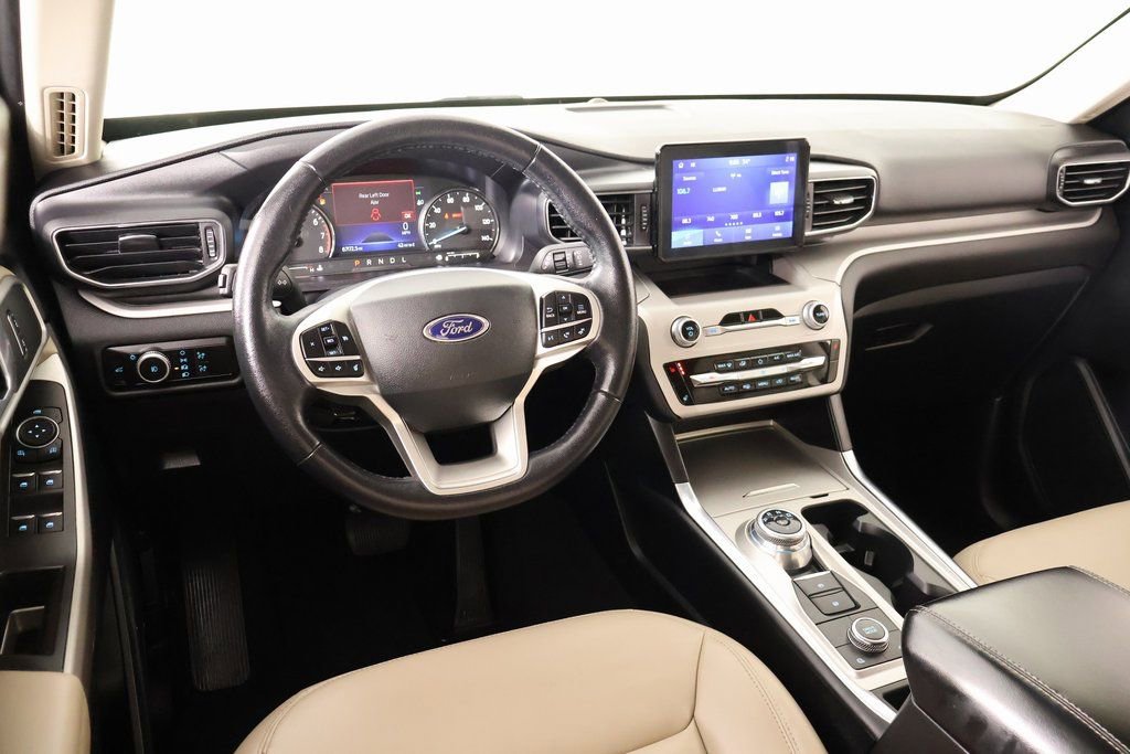 Used 2023 Ford Explorer XLT w/ Equipment Group 202A image 2
