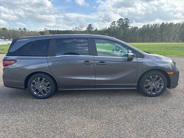New 2026 Honda Odyssey Touring image 7