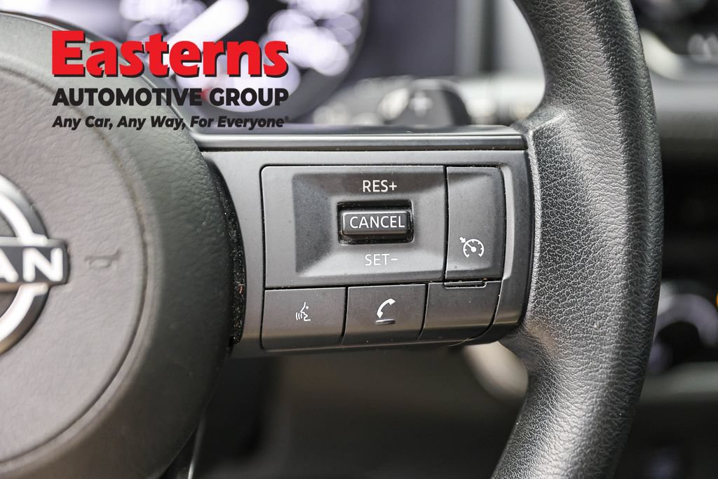 Used 2024 Nissan Rogue S AWD/4WD image 16