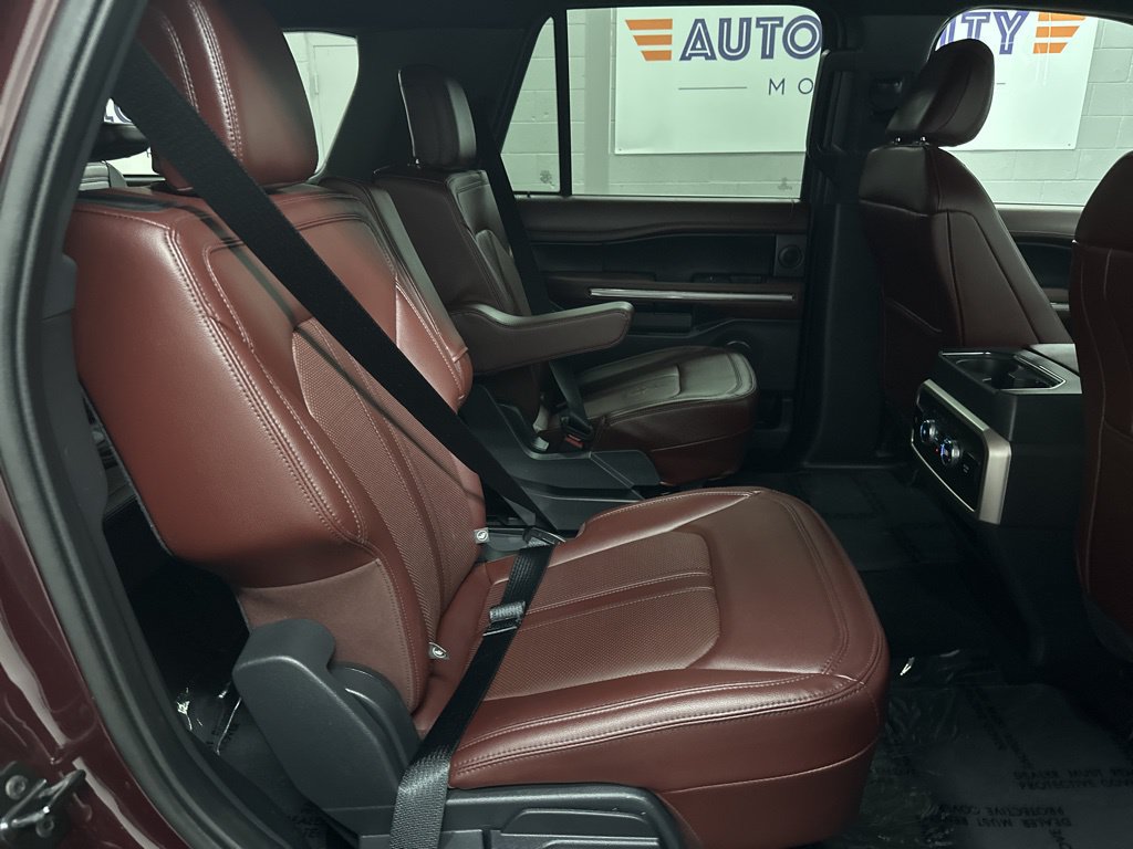 Used 2024 Ford Expedition Limited AWD/4WD image 20