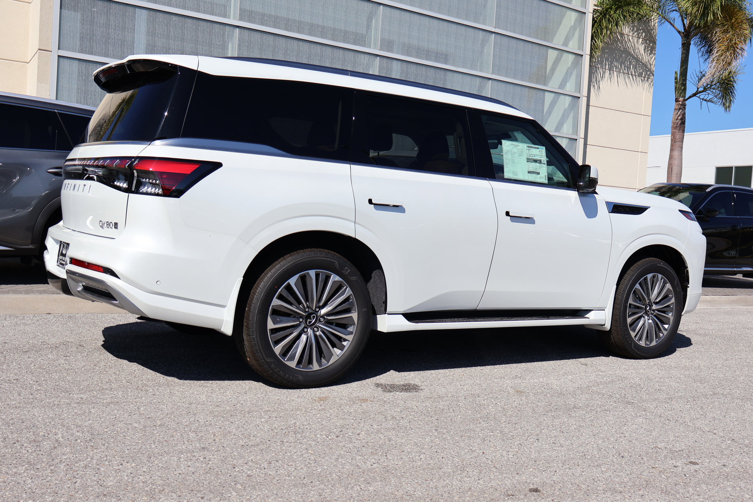 New 2026 INFINITI QX80 Luxe image 6