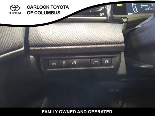 Used 2025 Toyota Camry SE w/ Convenience Package image 24