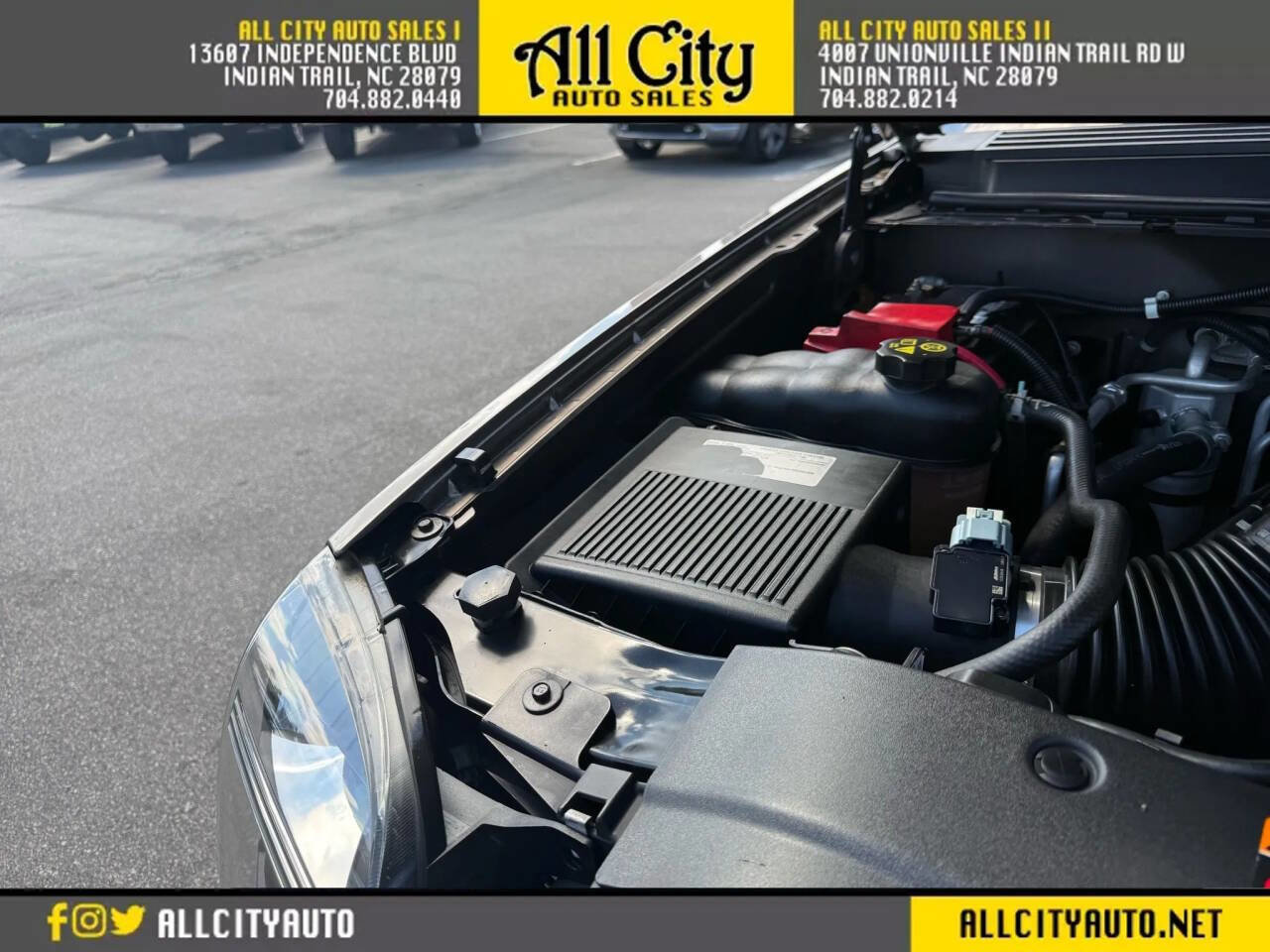 Used 2011 GMC Yukon XL SLT w/ SLT-2 Equipment Package RWD image 38